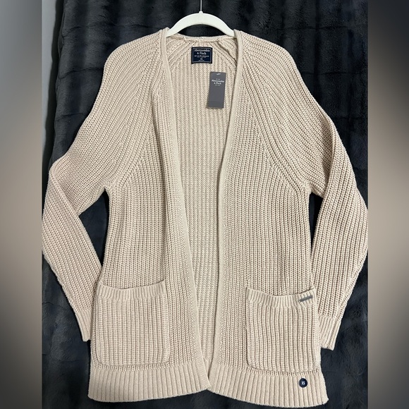 Abercrombie cardigan. - Picture 1 of 4